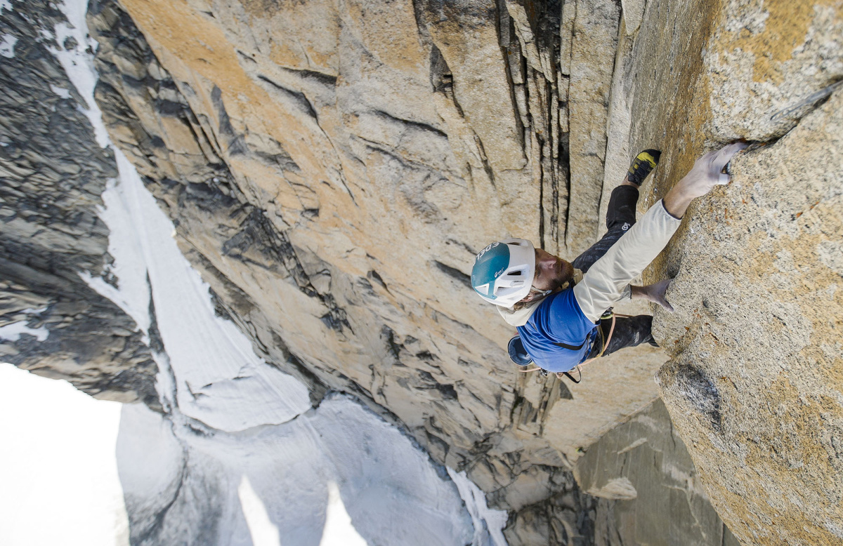 Siebe Vanhee making the first rope solo of Voie Petit (450m, F8b) Photo: © Bernardo Gimenez/Julien Nadiras