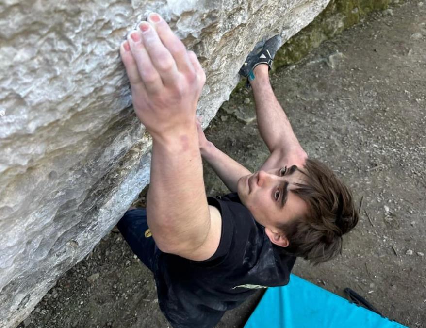 Spike Fullwood (not crimping the crimp) on Superman (Font 8B) @ Crag X. Photo: Spike Fullwood Collection/Instagram