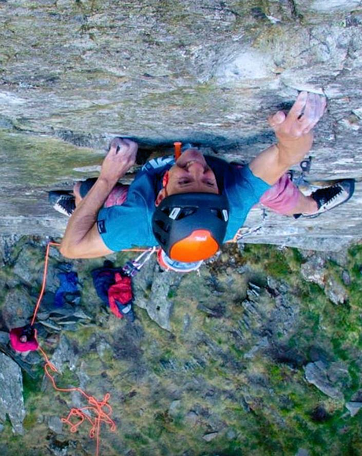 Steve McClure making his “trad gear only” ascent of Yma O Hyd, Gallt yr Ogof. Photo: @ Alfred_reed1 