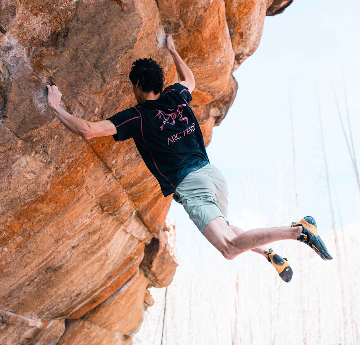 Hamish McArthur climbing No One Mourns The Wicked (F9A). Photo: Quinn Mason (@Quinn.midori)